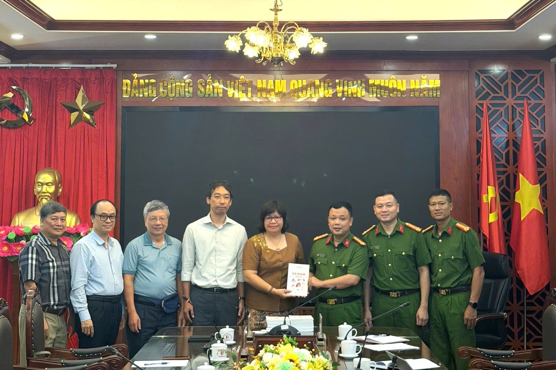 Phối hợp liên ngành nâng cao năng lực cấp cứu cho cán bộ phòng cháy chữa cháy, cứu nạn cứu hộ tại hiện trường